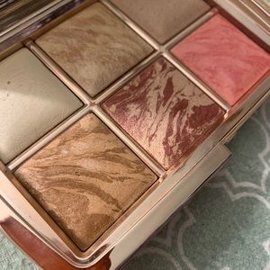 Hourglass ambient volume 3